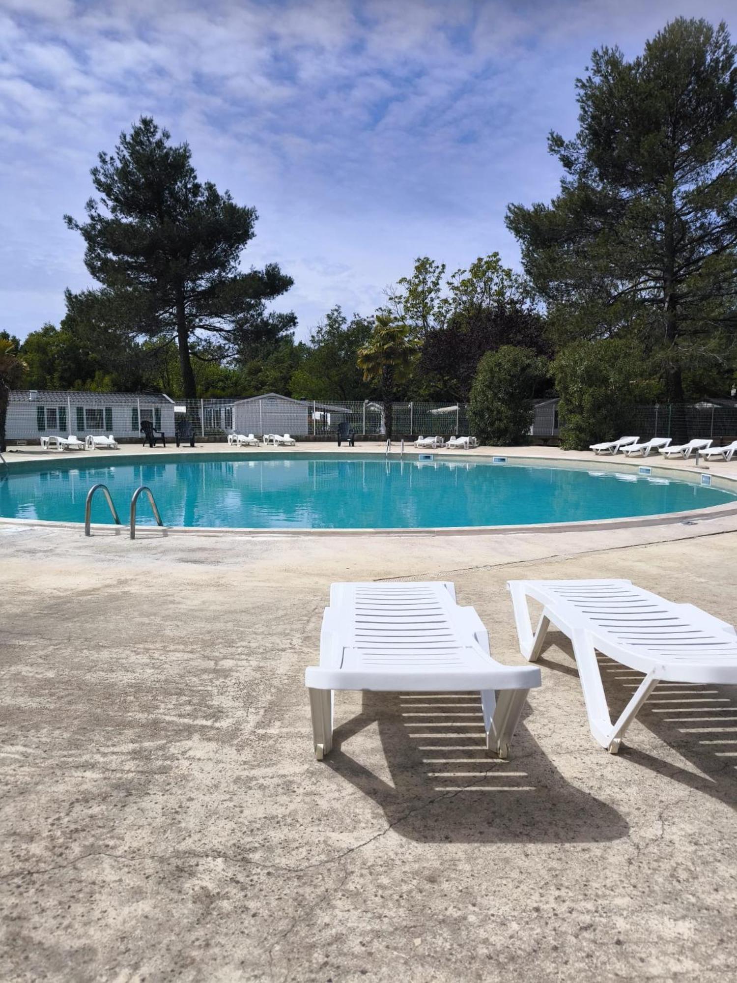 Campingplatz Mobilhome 228 Proche Du , Tv , Clim Ect 4 Etoiles La Roque-d'Antheron