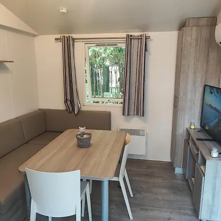 Mobilhome 228 Proche Du Lac , Tv , Clim Ect Camping 4 Etoiles La Roque-d'Antheron Extérieur photo