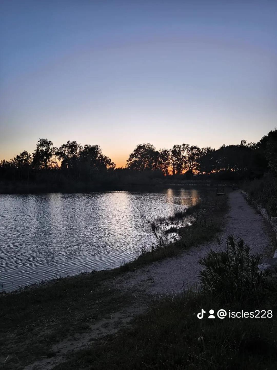 Mobilhome 228 Proche Du , Tv , Clim Ect 4 Etoiles Camping La Roque-d'Antheron