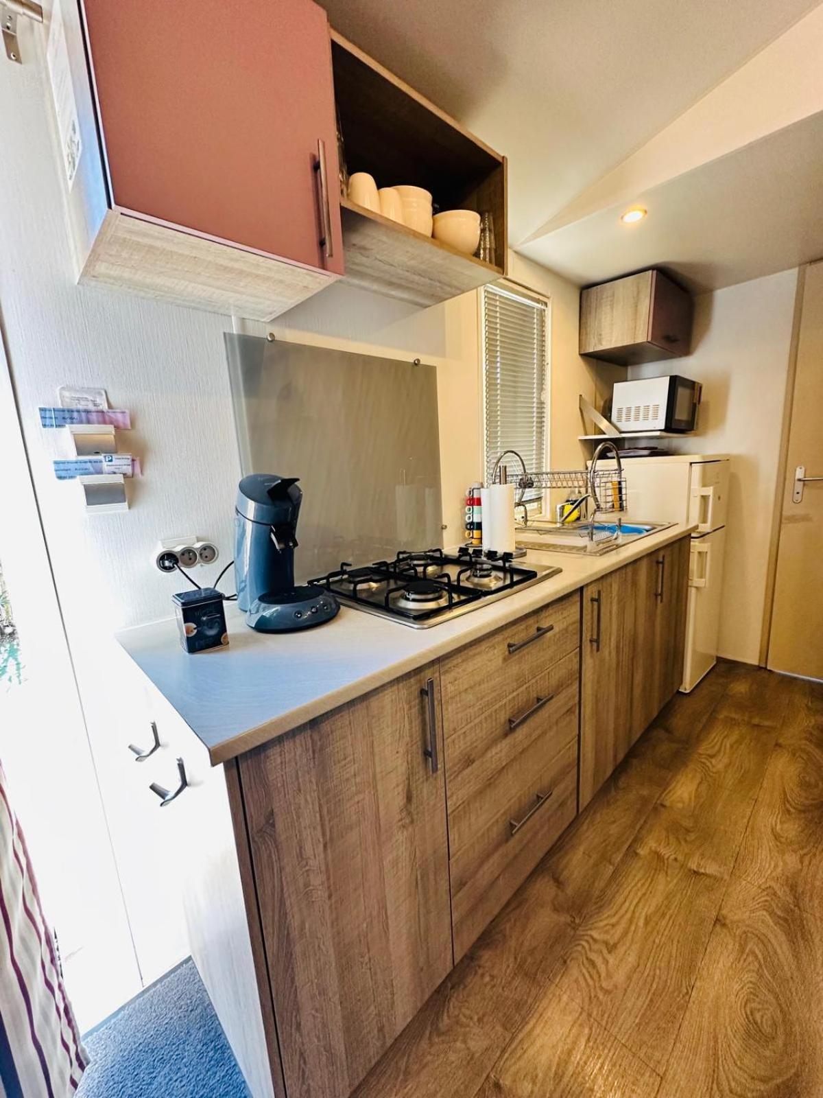 Mobilhome 228 Proche Du , Tv , Clim Ect 4 Etoiles Camping La Roque-d'Antheron